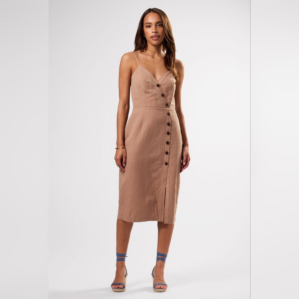 Amour Vert Linen Button-Down Dress